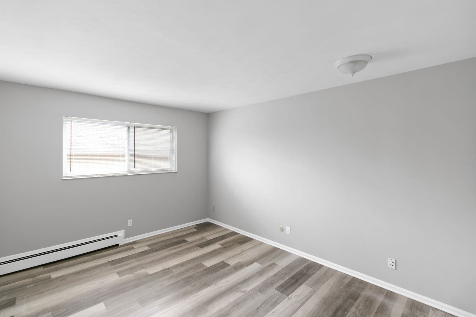 Lansing Apartment: 4221 N. Grand River Ave