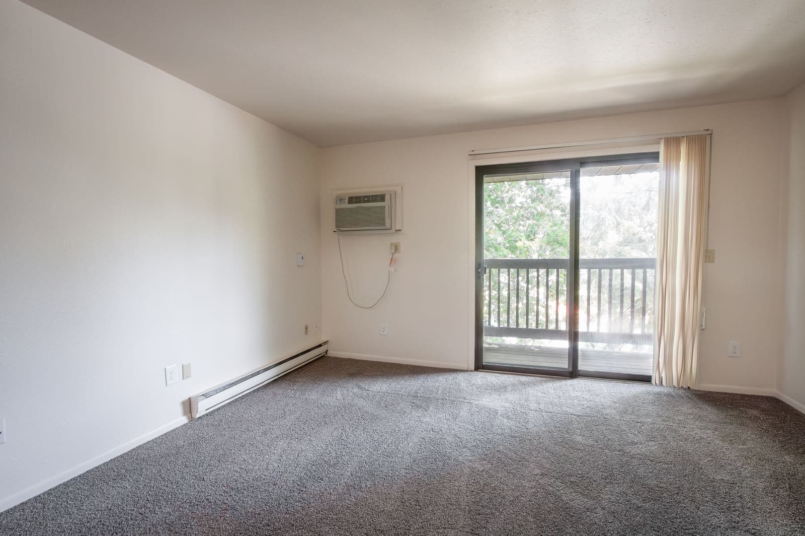 East Lansing Apartment: 2345 N. Harrison Road
