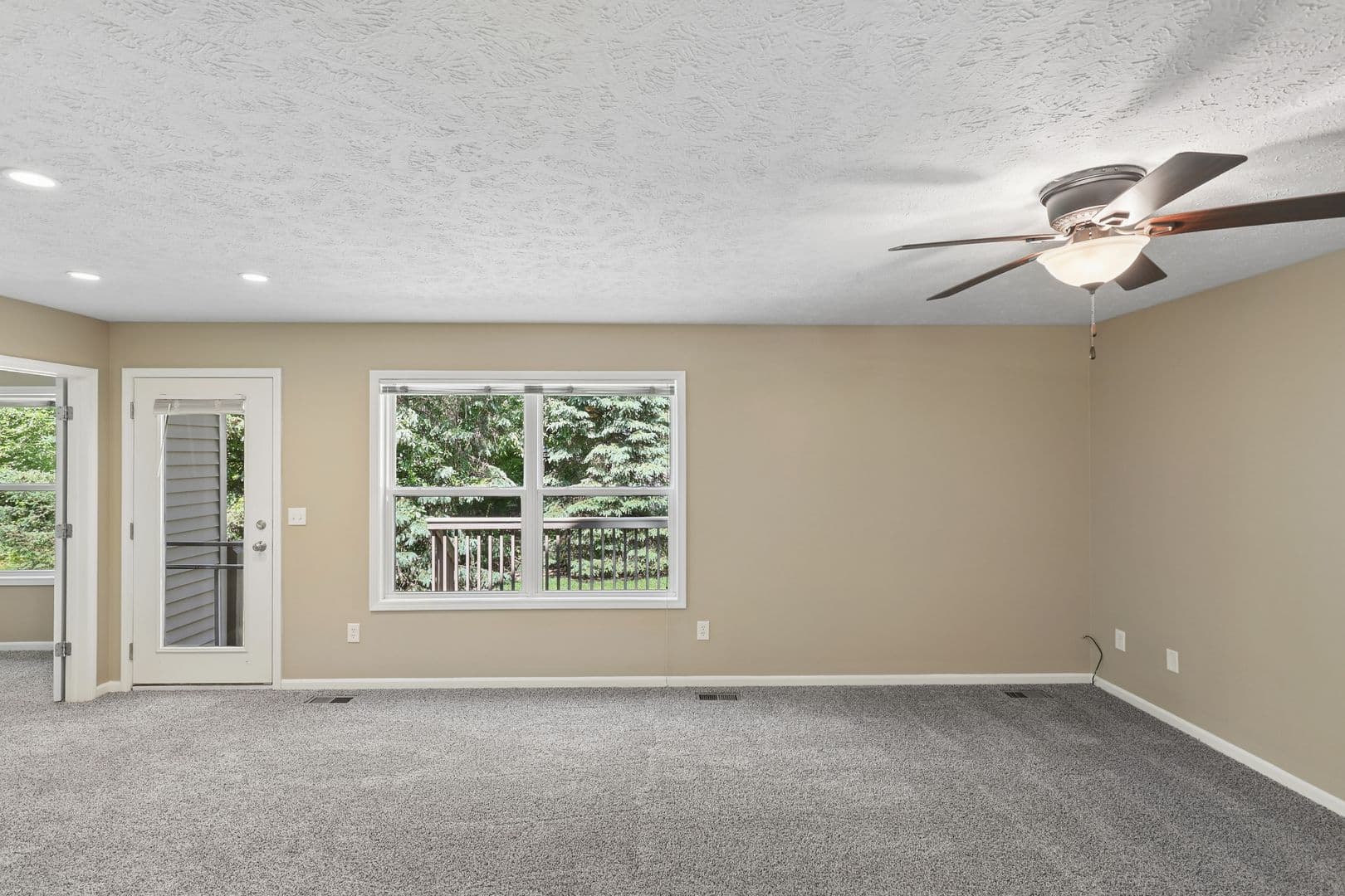 DeWitt Apartment: 270 Brunswick Drive