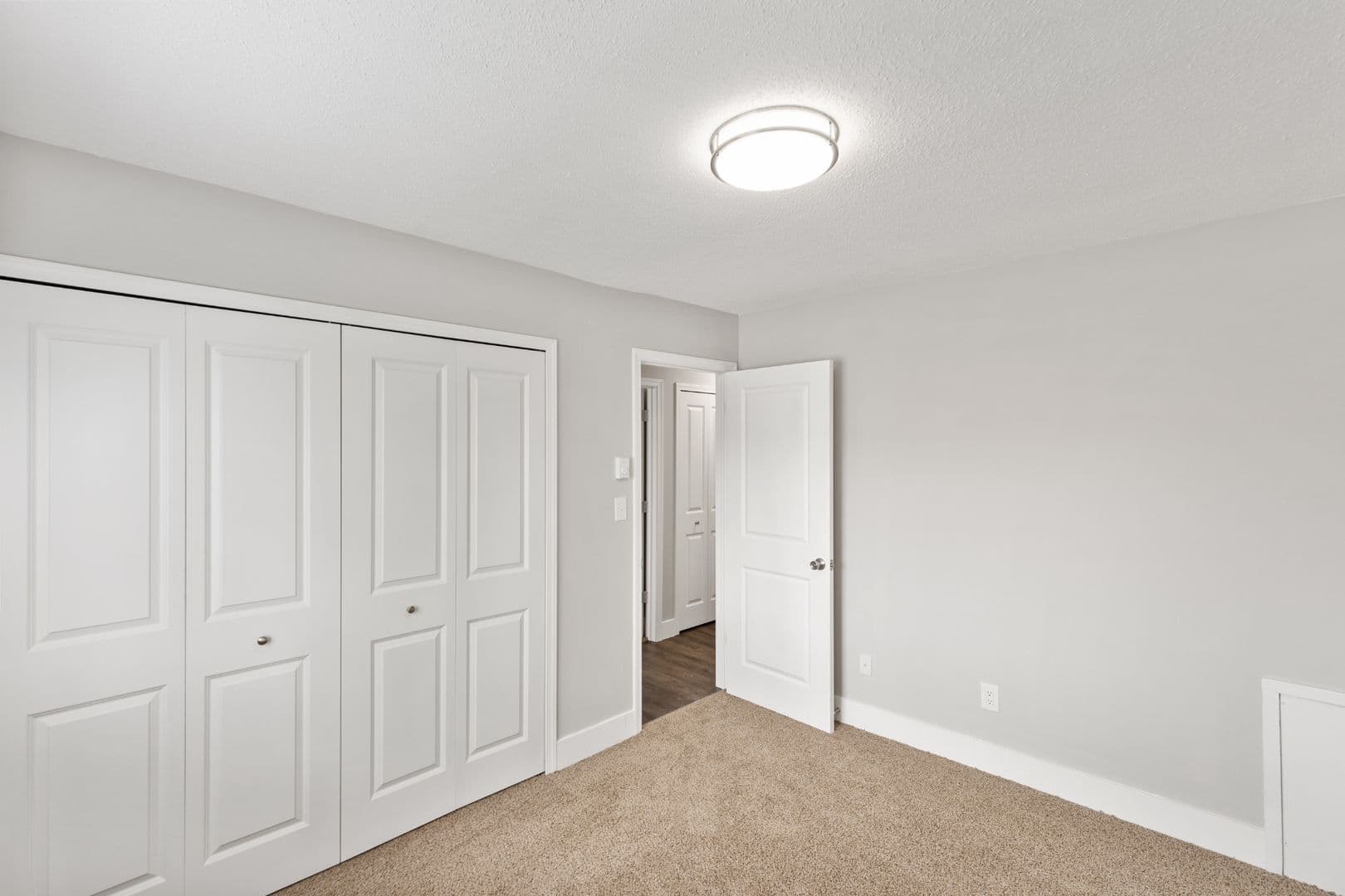 Washington Township Apartment: 8365 S. Stony Dr.