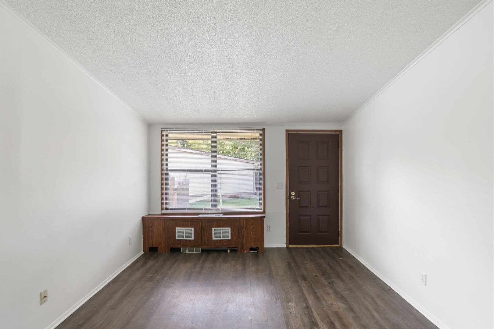 Haslett Apartment: 1373 Montgomery Court