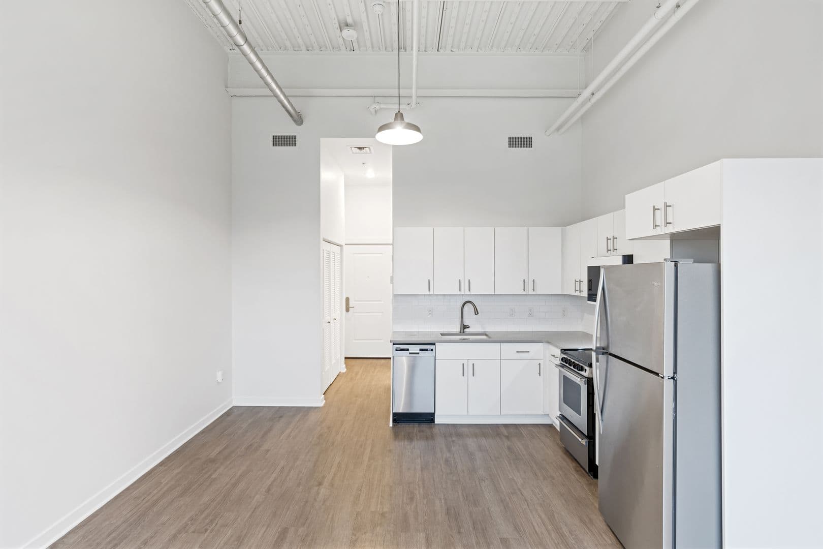 Lansing Apartment: 501 S  Capitol Avenue