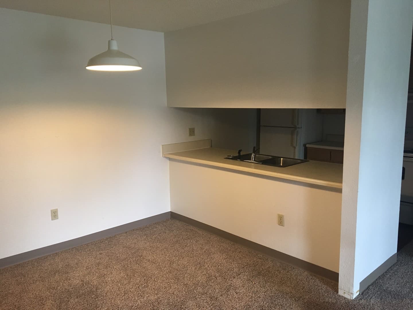 Litchfield Apartment: 204 Southfield St.