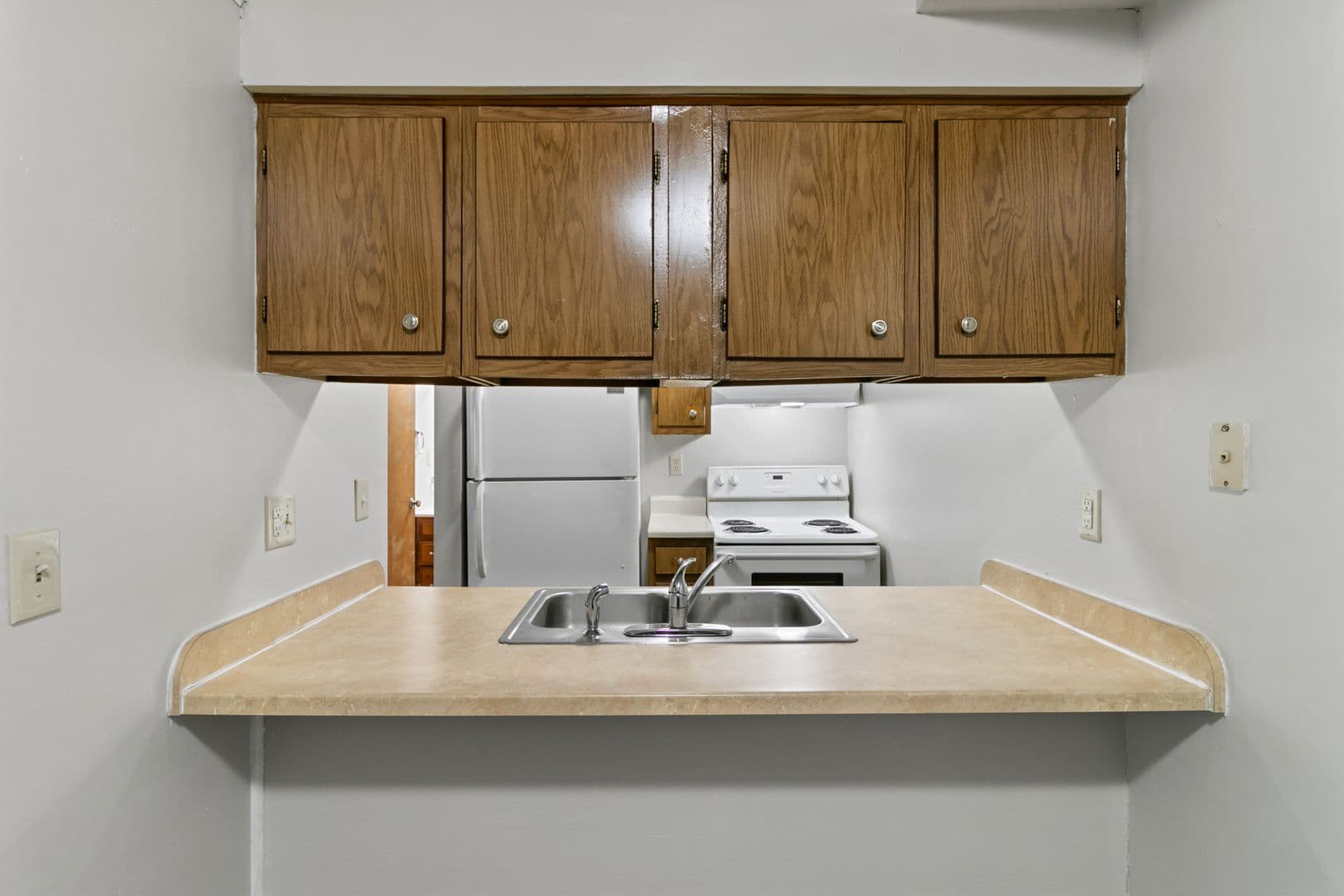 Holt Apartment: 2371 Aurelius Rd