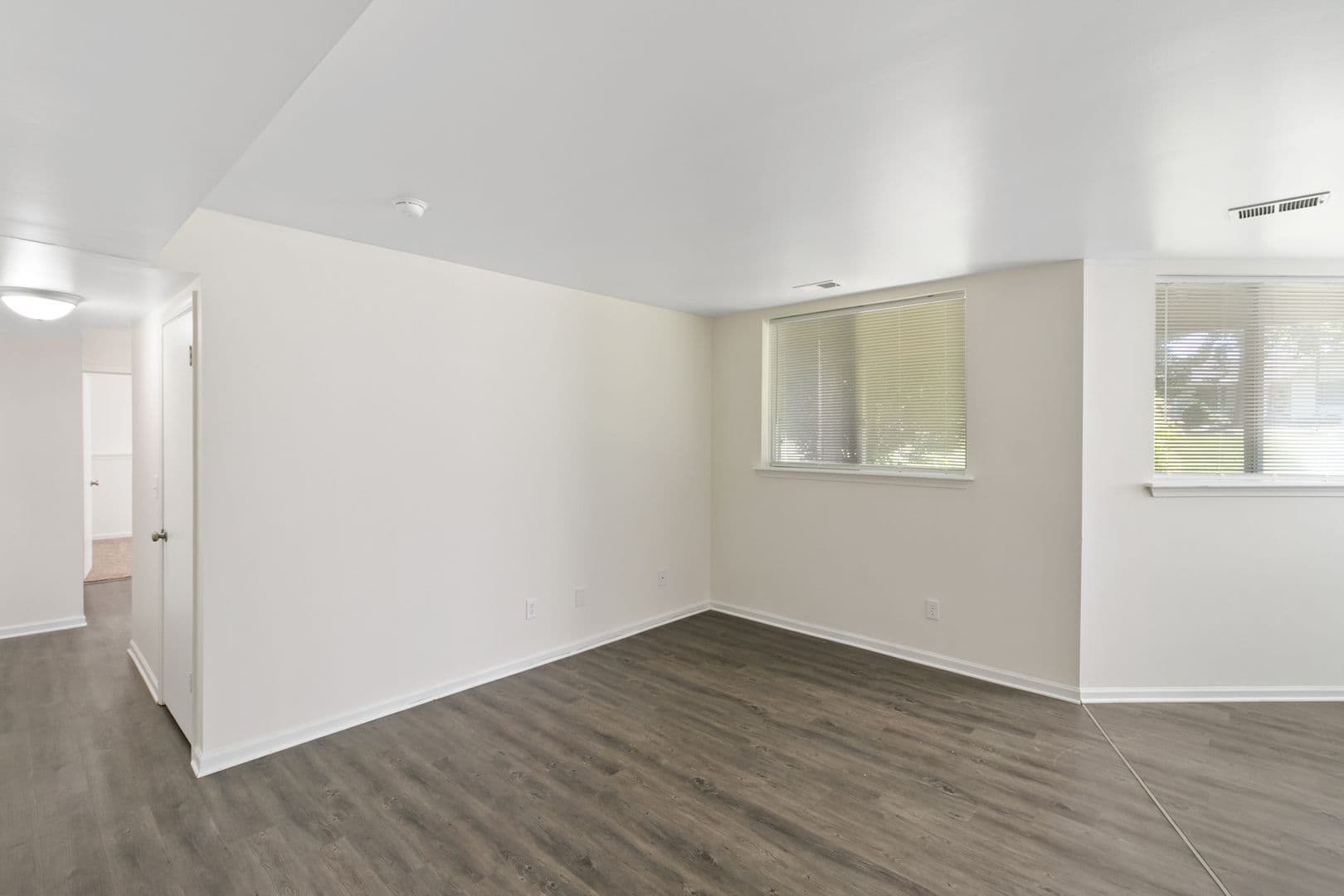 Linden Apartment: 13180 Ripley Street