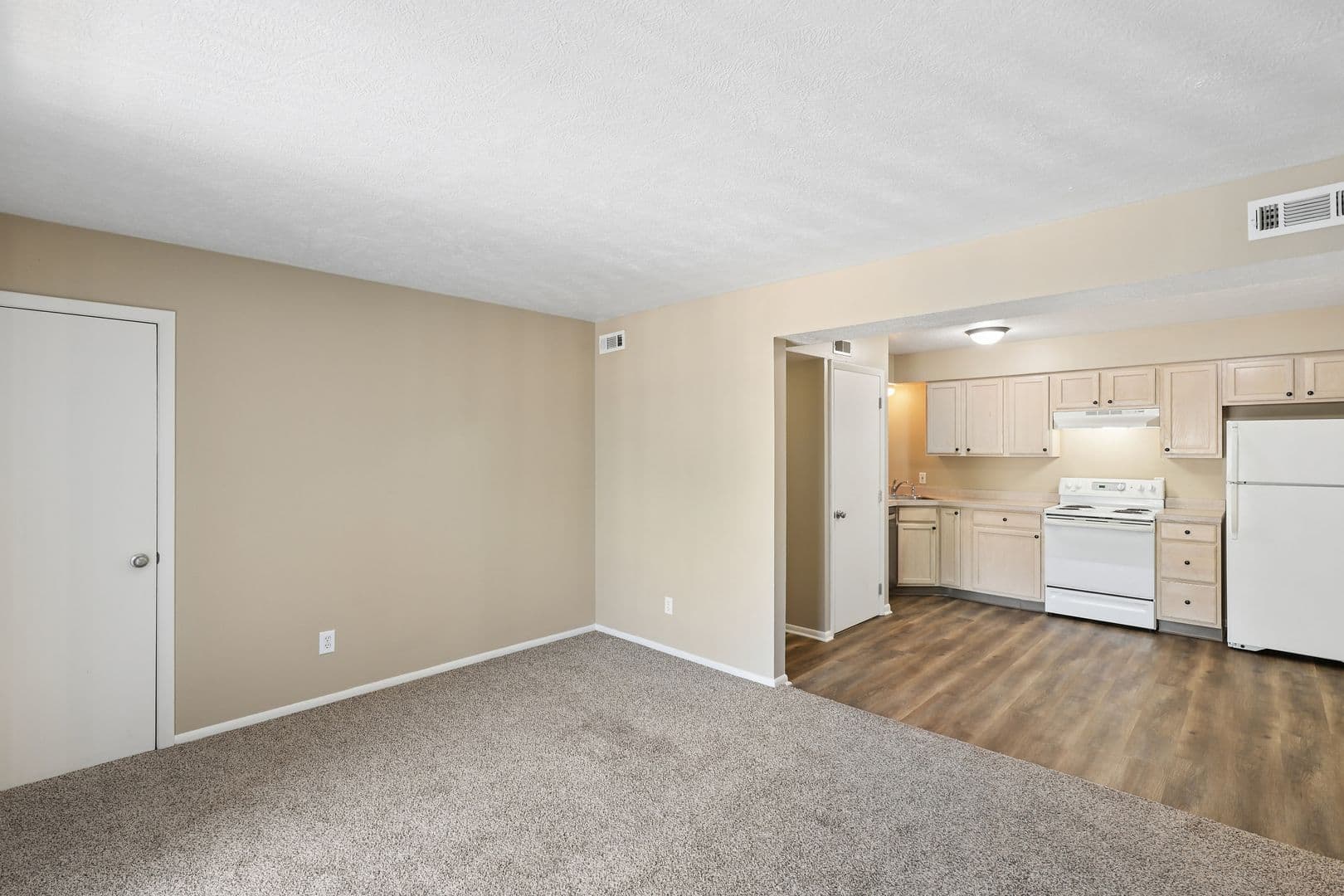 DeWitt Apartment: 270 Brunswick Drive