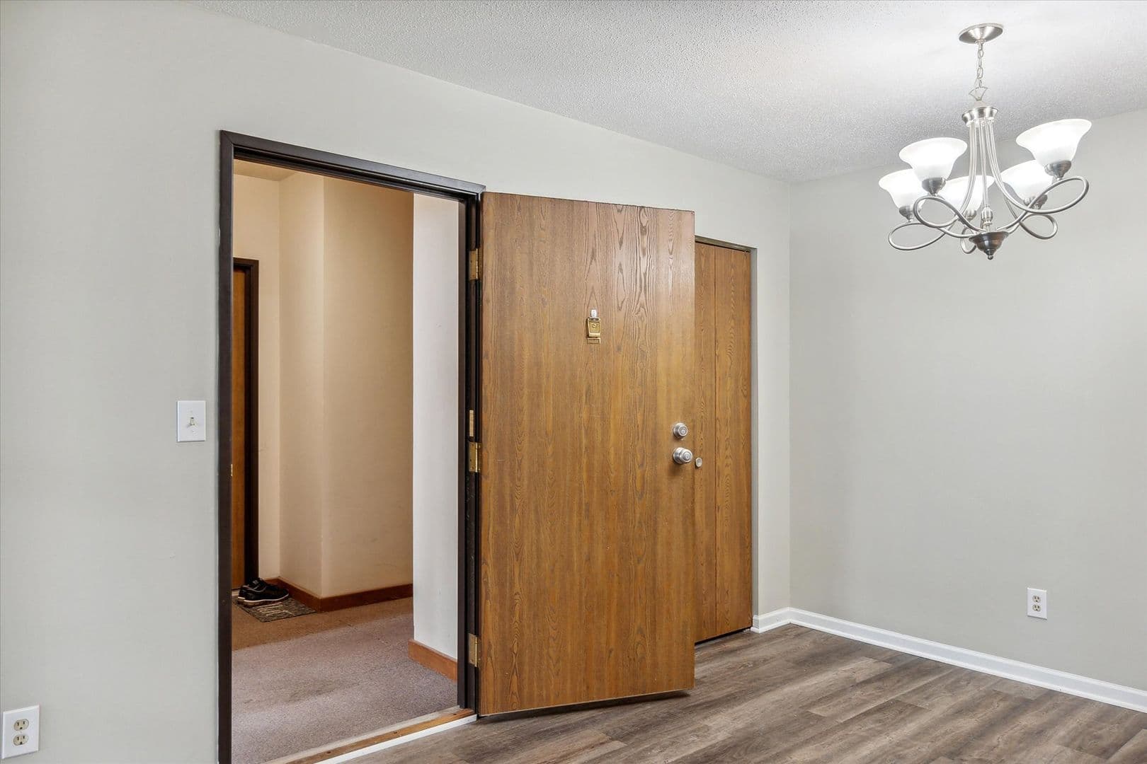 Augusta Apartment: 504 W Jefferson