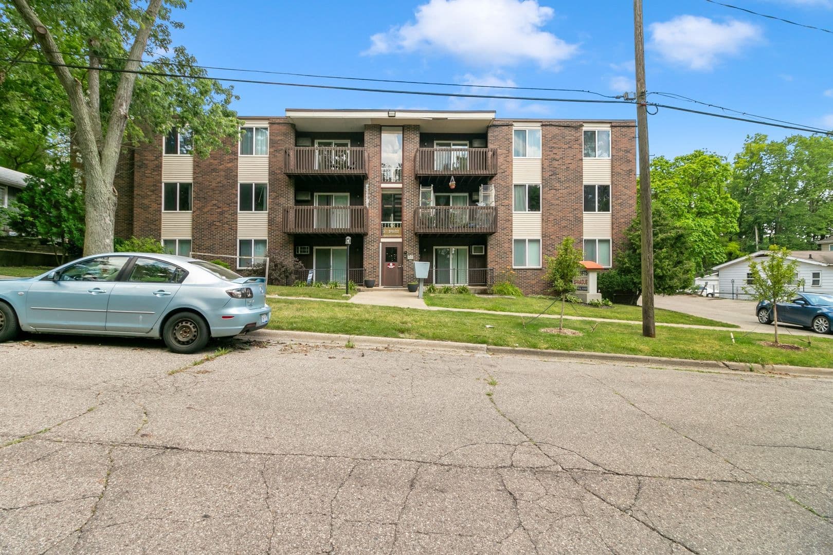 Kalamazoo Apartment: 511 Sprague Avenue