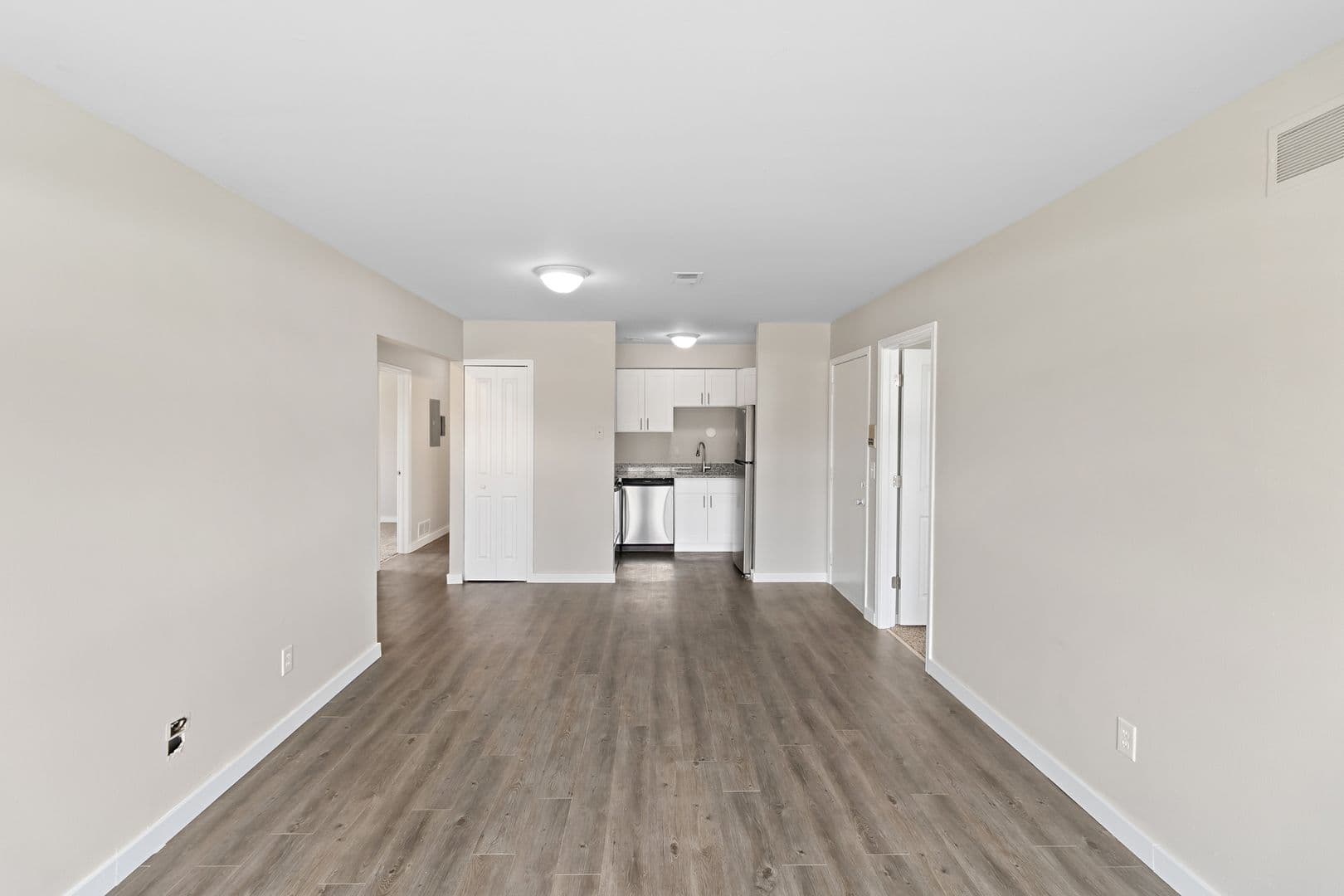 Washington Township Apartment: 8365 S. Stony Dr.