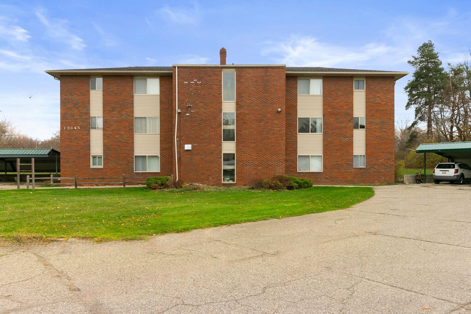 DeWitt Apartment: 13435 Dawn Dew Dr.