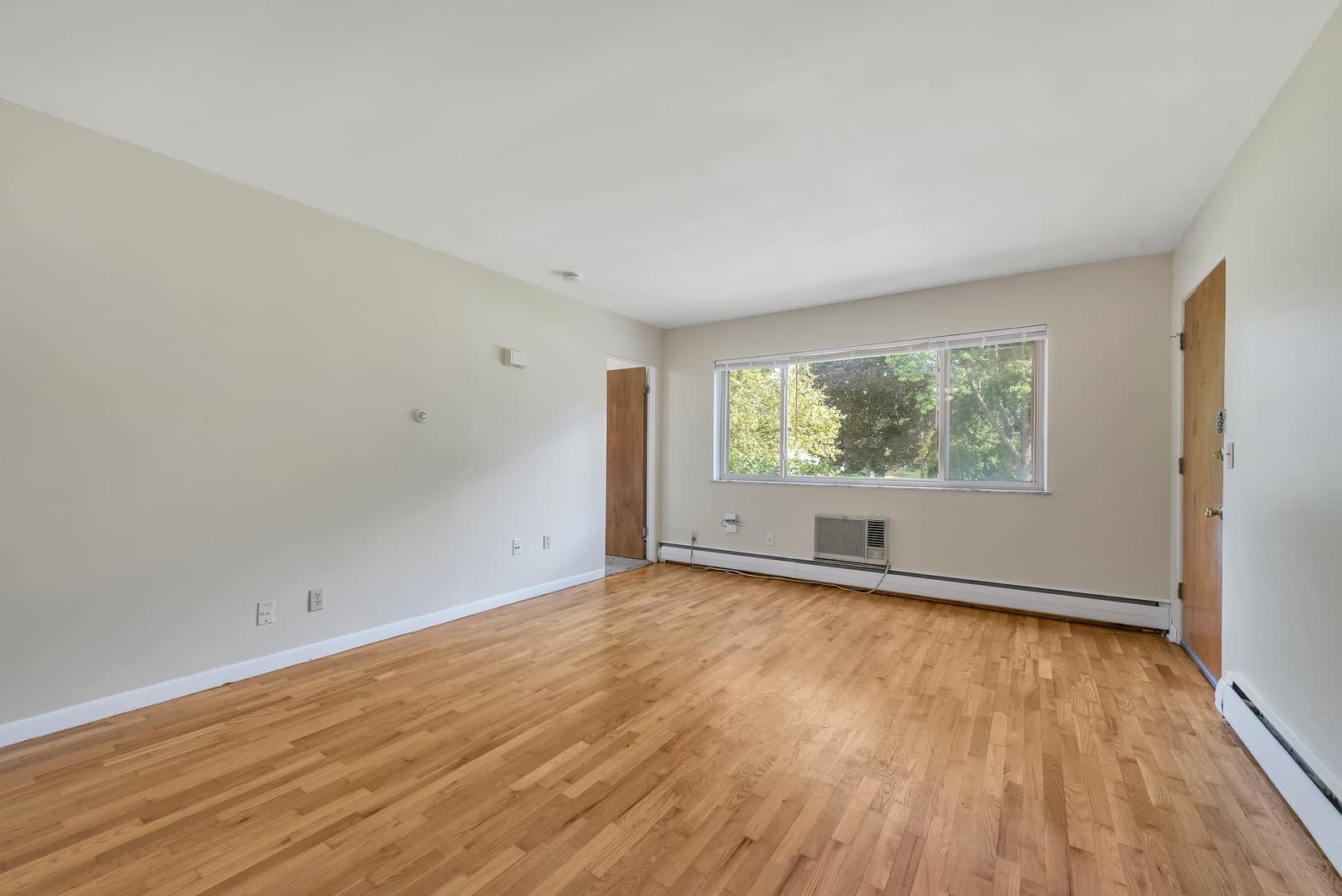 East Lansing Apartment: 1410 Old Canton Lane
