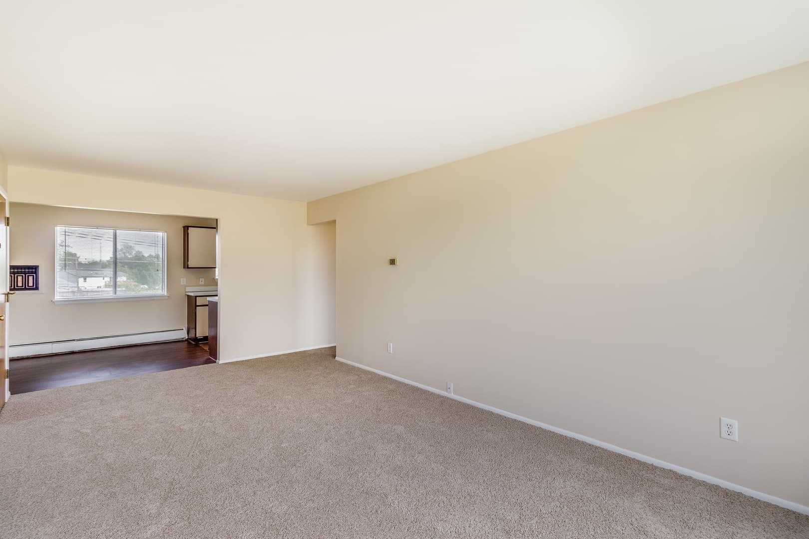 Lapeer Apartment: 55 Suzanne Drive