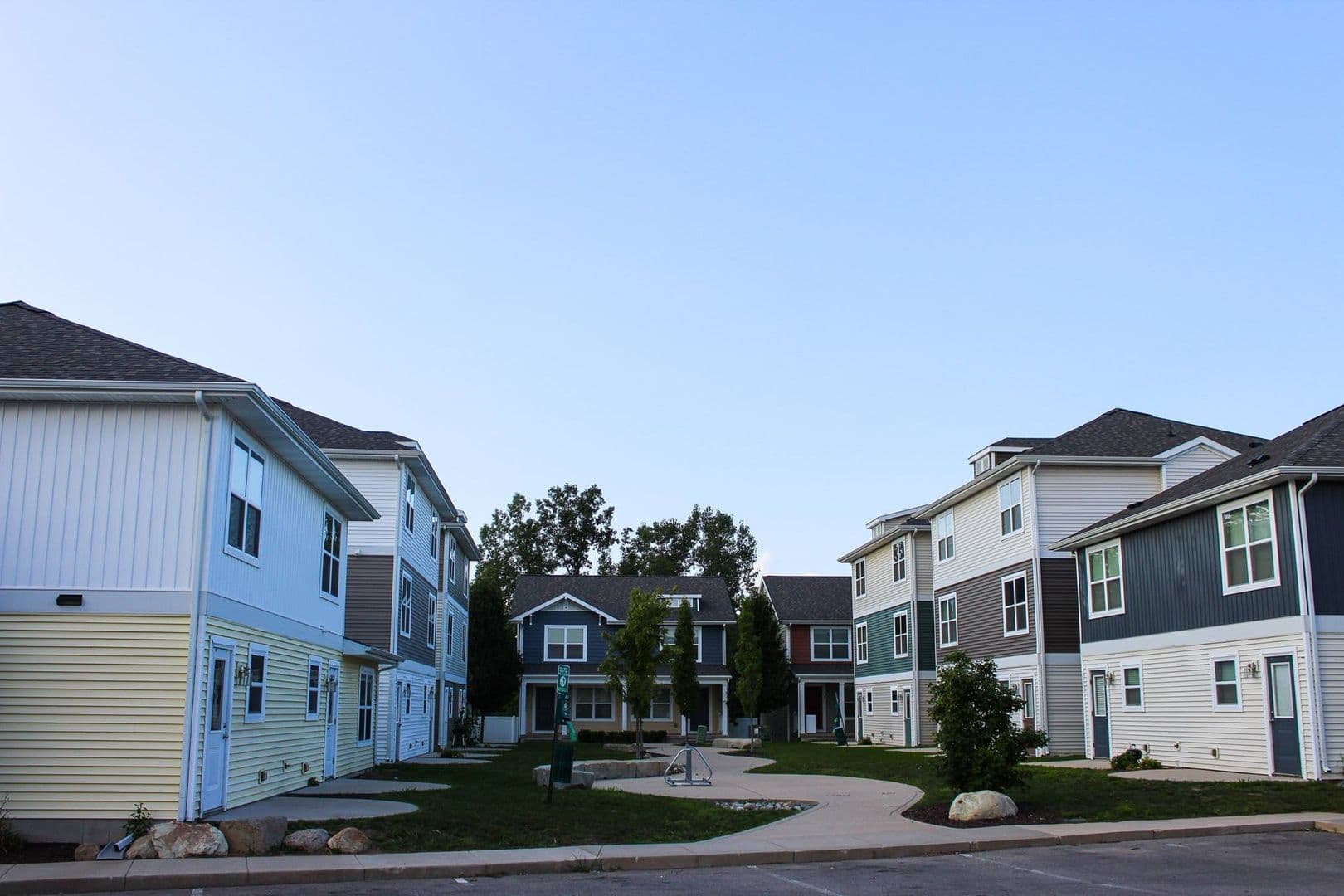 East Lansing Apartment: 3945 Hunsaker Drive