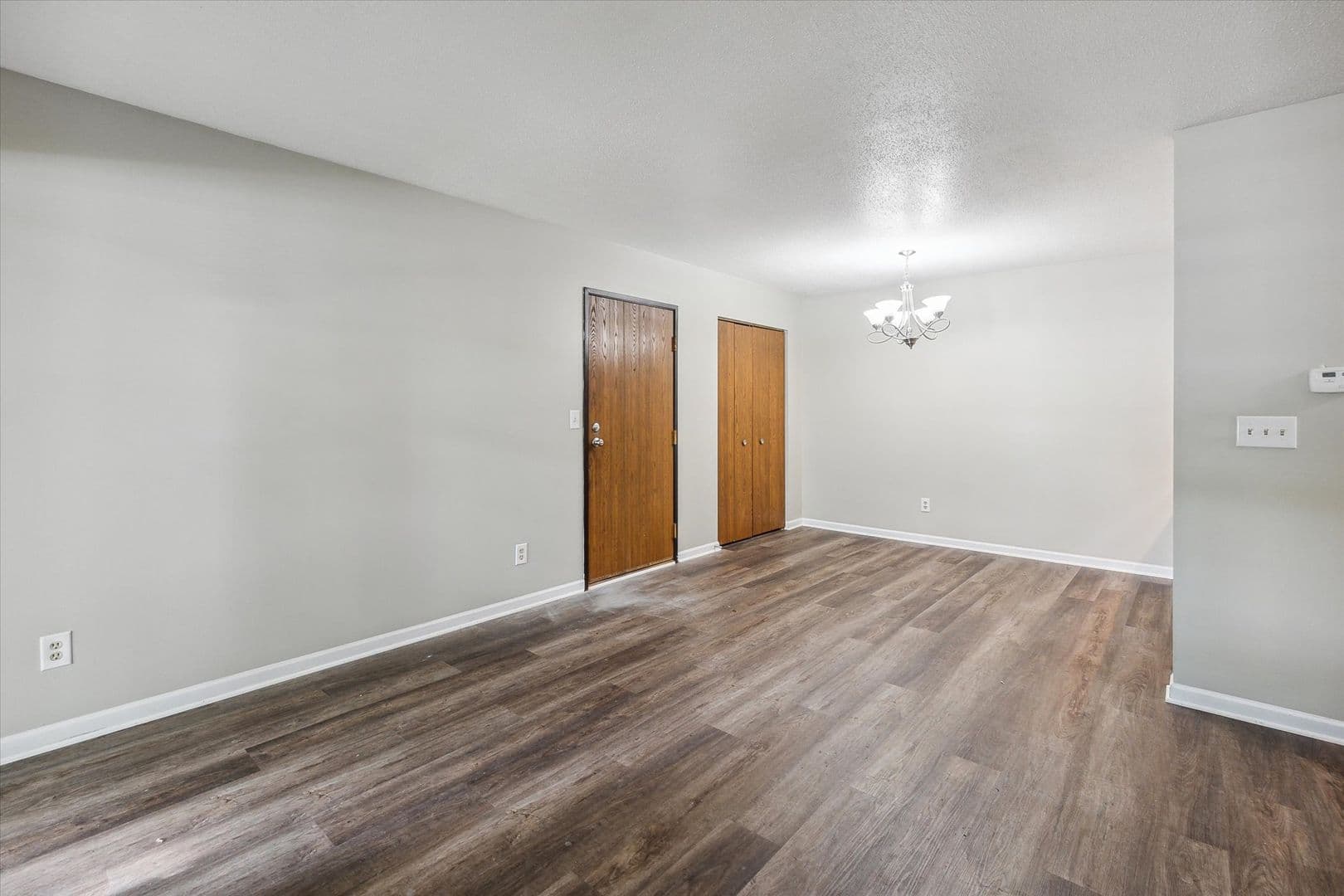 Augusta Apartment: 504 W Jefferson