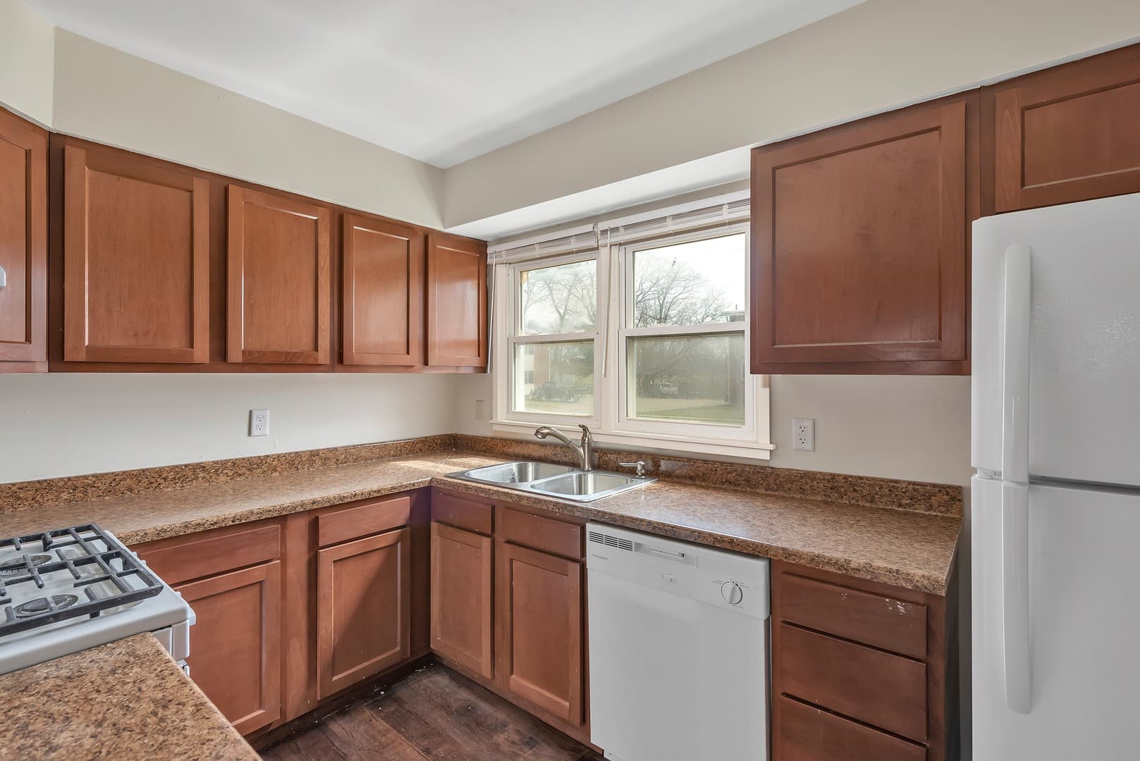 Springfield Apartment: 1 -16 Locust Road