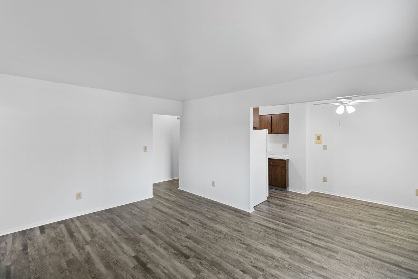 Pinckney Apartment: 220 Park St; 139 Mann St