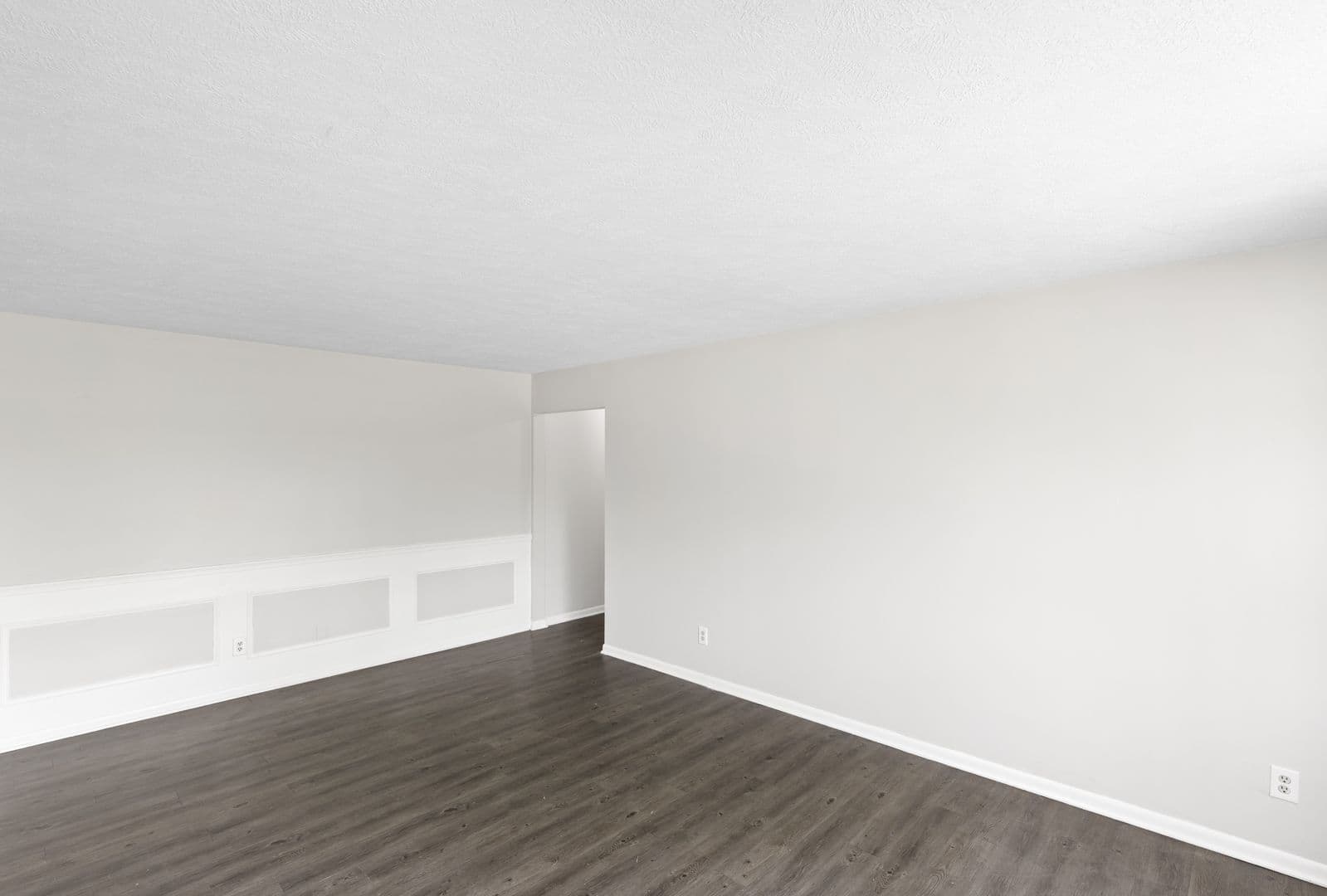Lansing Apartment: 2928, 2931,2936,2937 Kenwick Circle