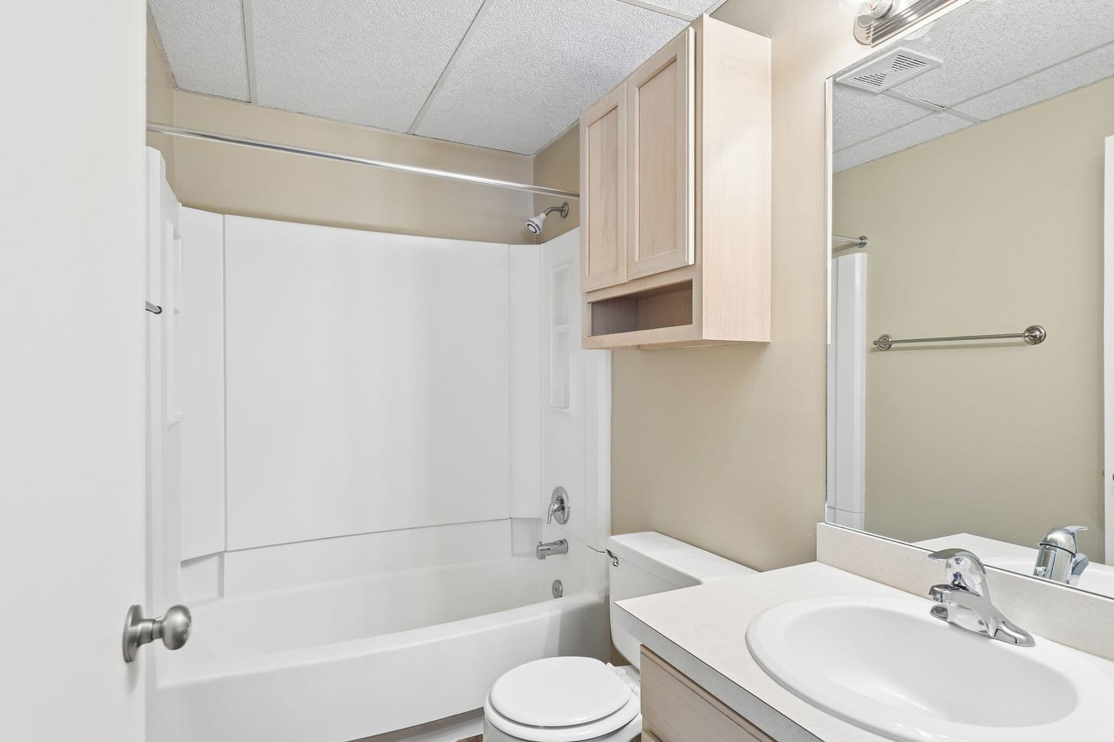 DeWitt Apartment: 270 Brunswick Drive