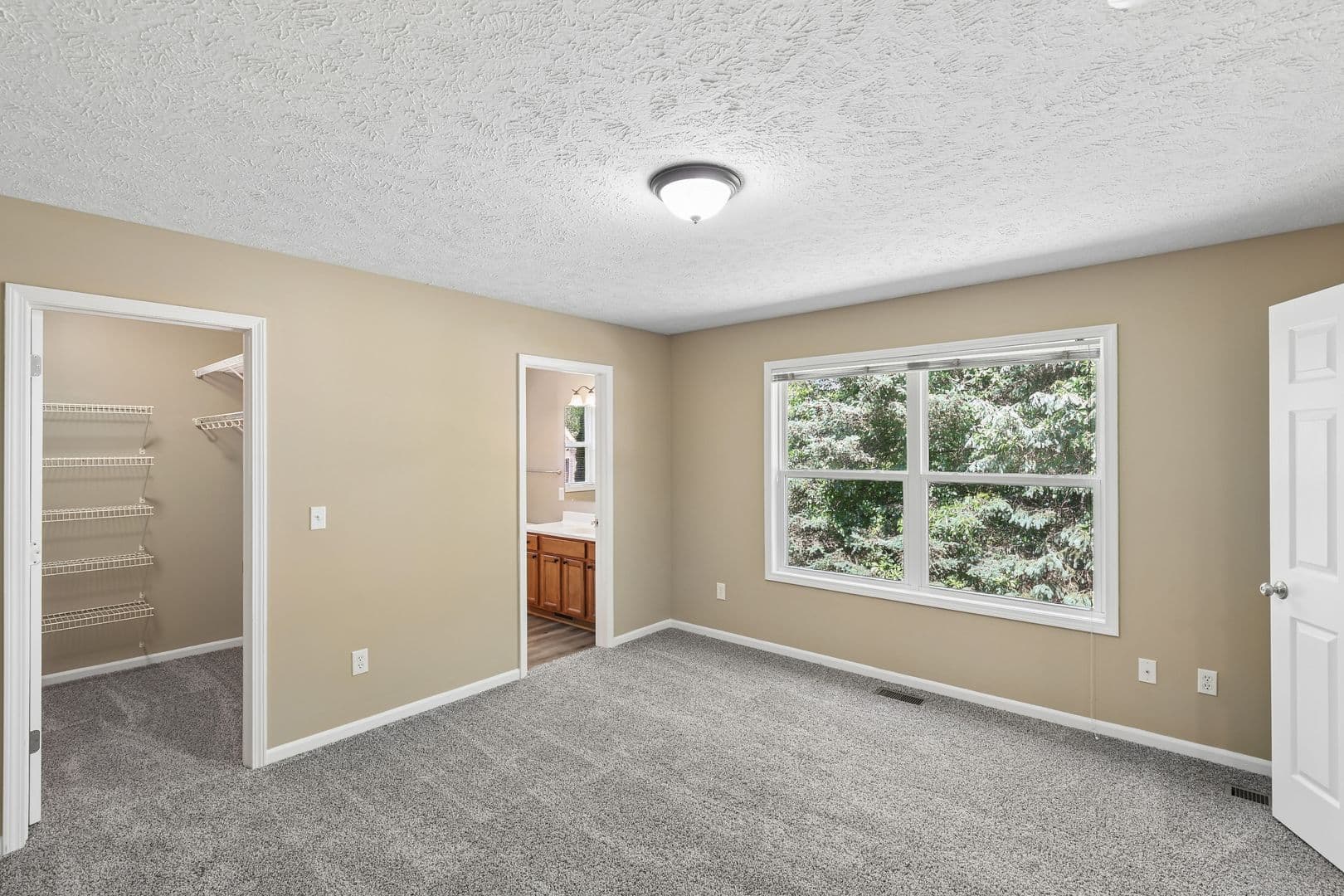 DeWitt Apartment: 270 Brunswick Drive