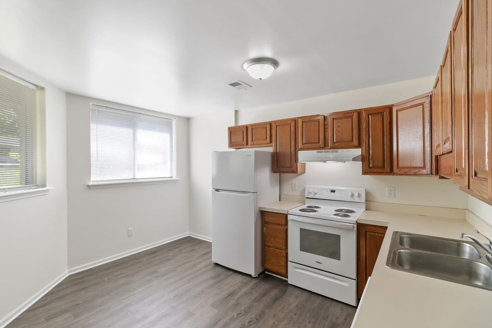 Linden Apartment: 13180 Ripley Street