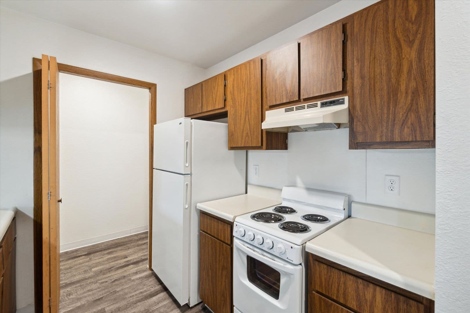 Pewamo Apartment: 140 W North St