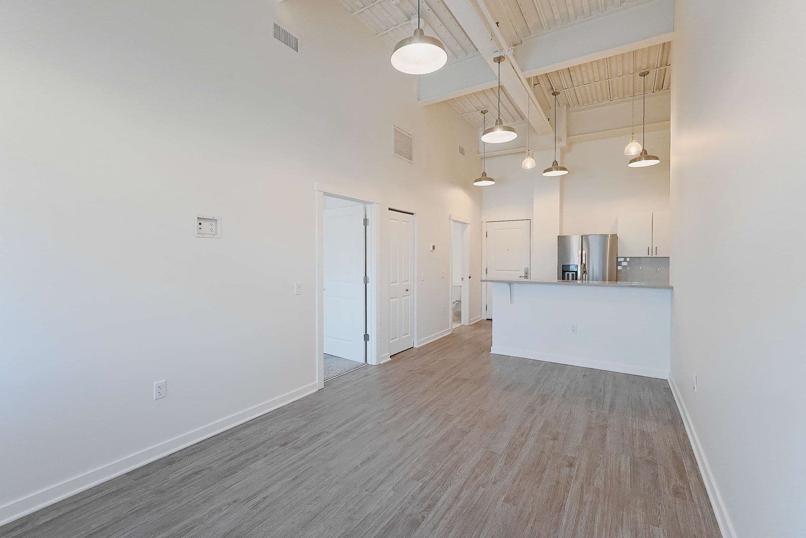 Lansing Apartment: 501 S  Capitol Avenue
