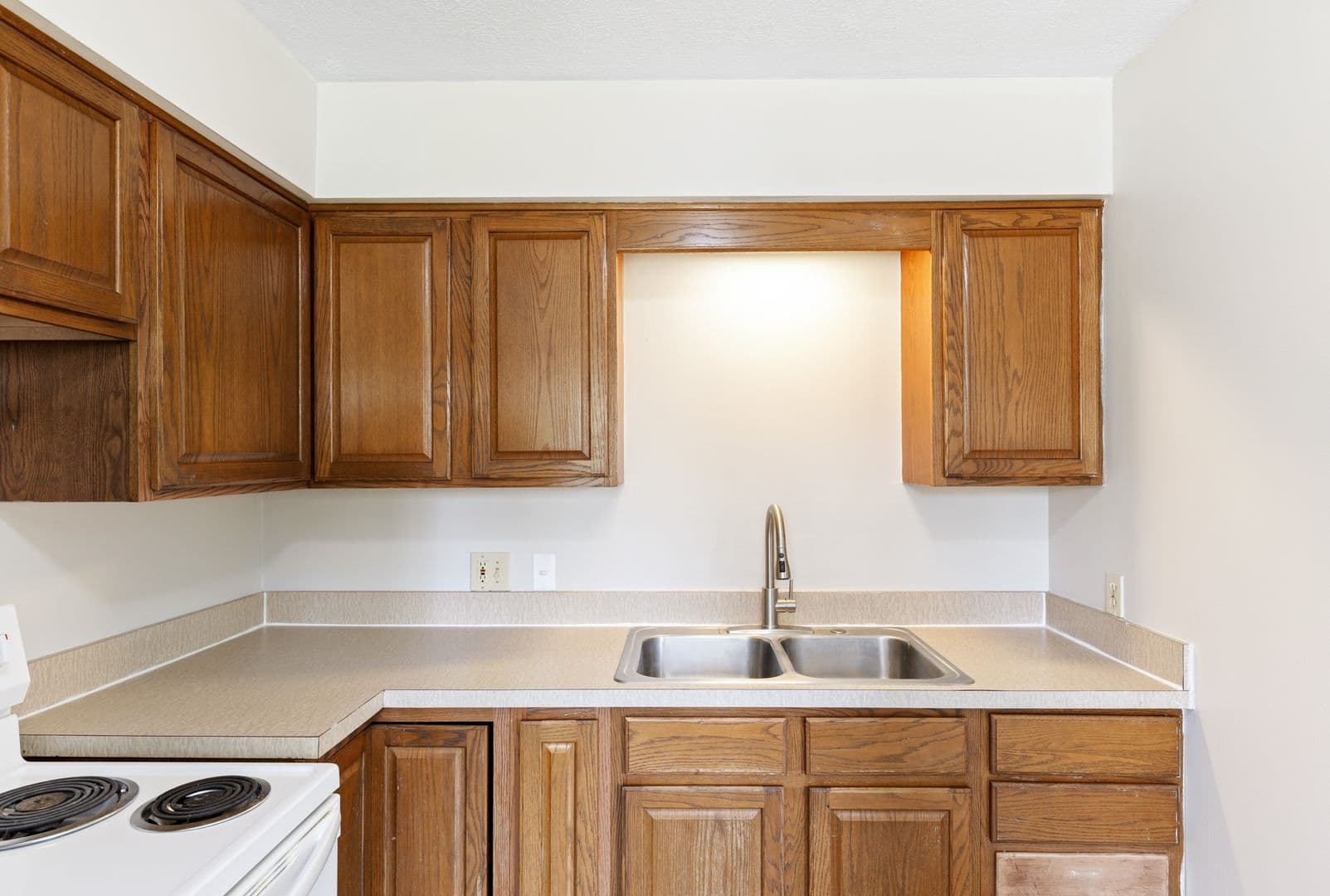 Lansing Apartment: 2928, 2931,2936,2937 Kenwick Circle
