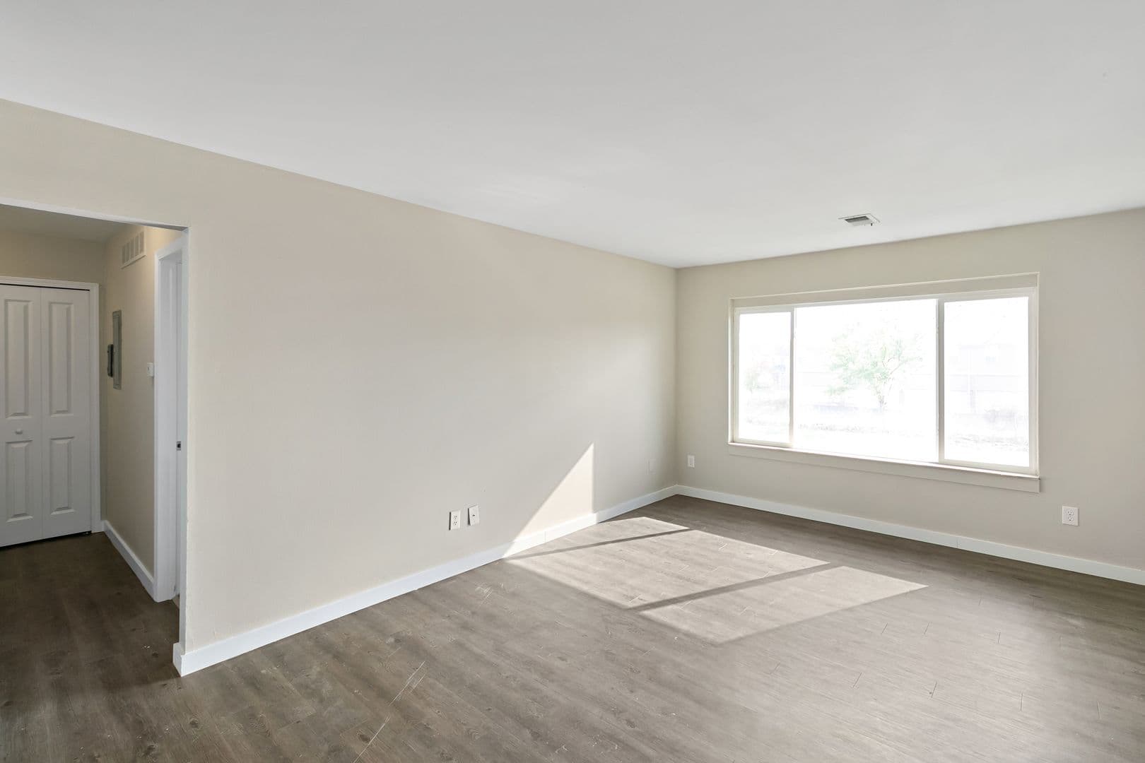 Washington Township Apartment: 8365 S. Stony Dr.