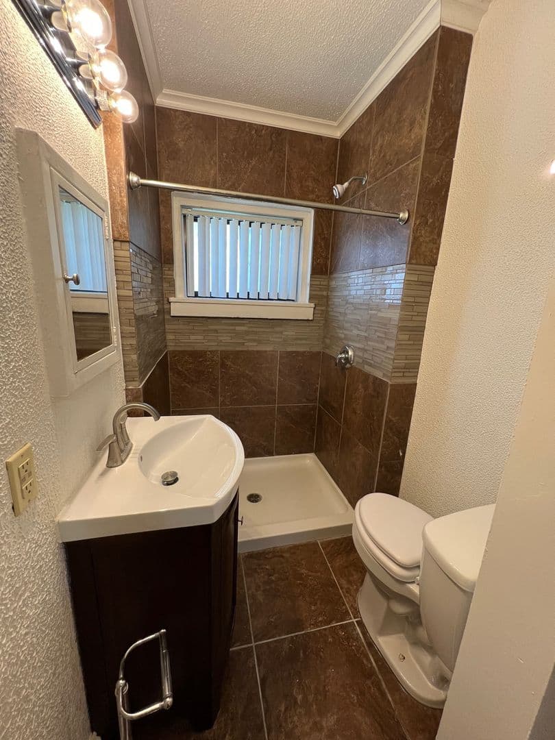 Parchment Apartment: 133 & 143 N Riverview Drive