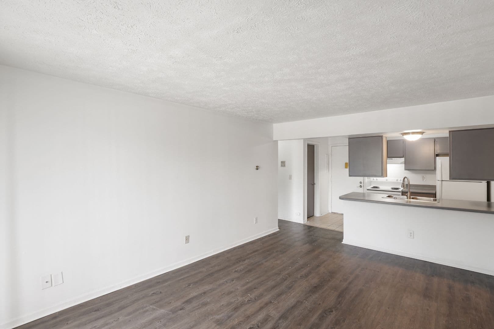 East Lansing Apartment: 1224 East Saginaw