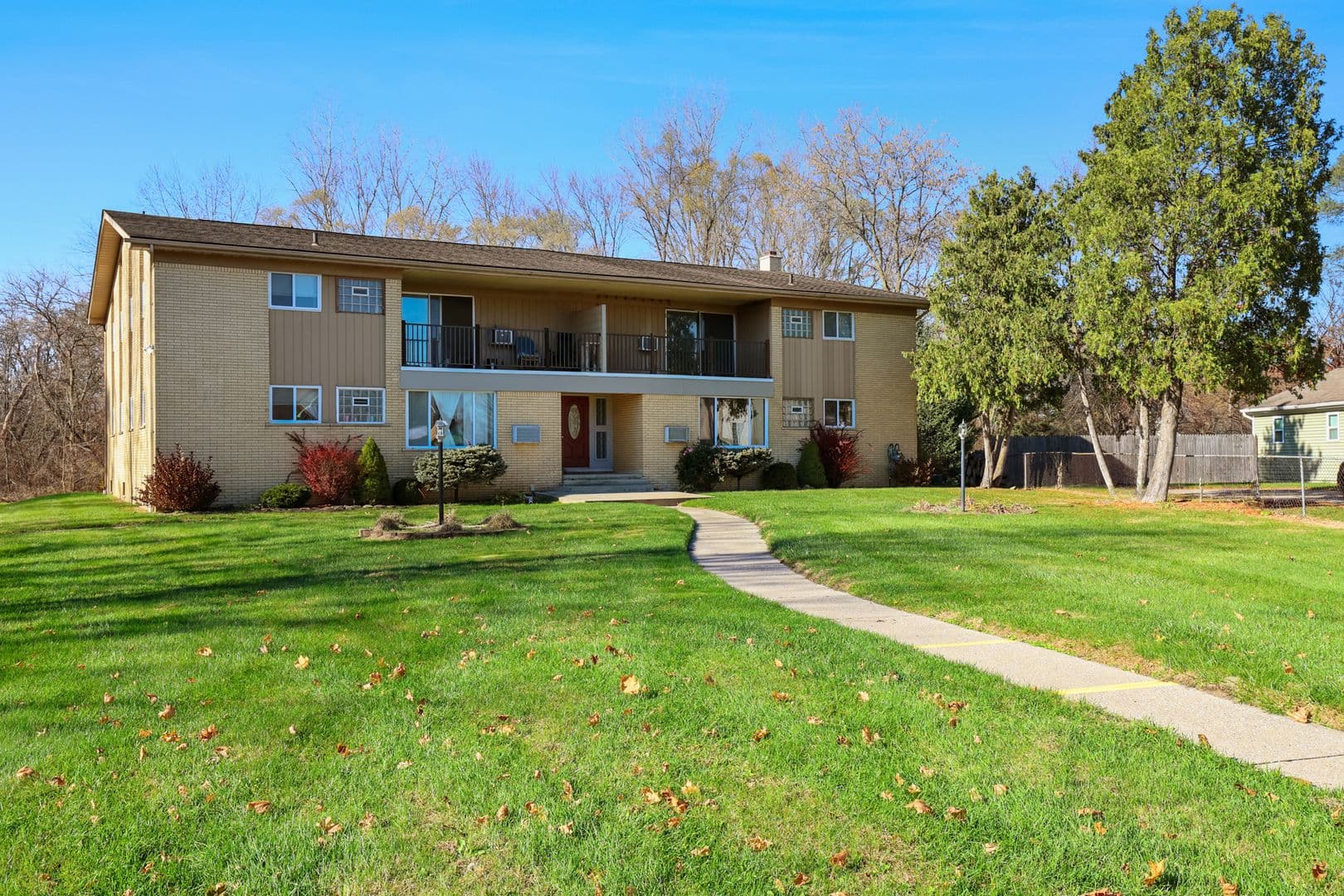 Howell Apartment: 727 & 739 E. Sibley Street   330 Bush Street