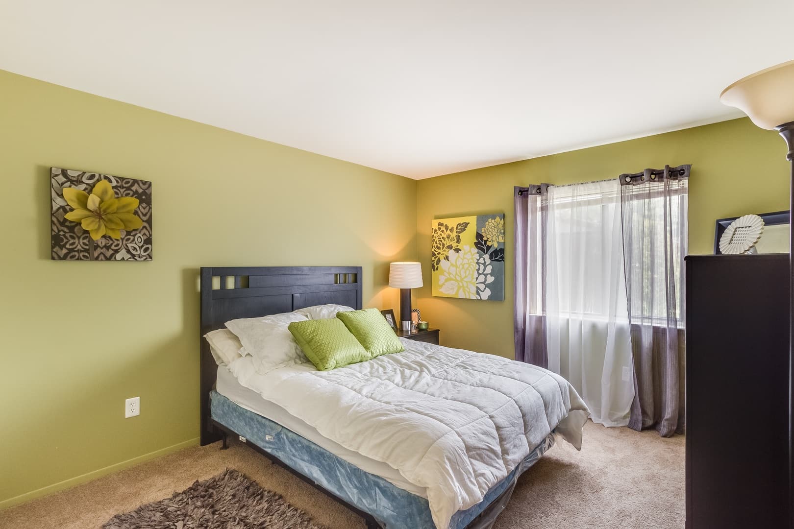 Lapeer Apartment: 55 Suzanne Drive
