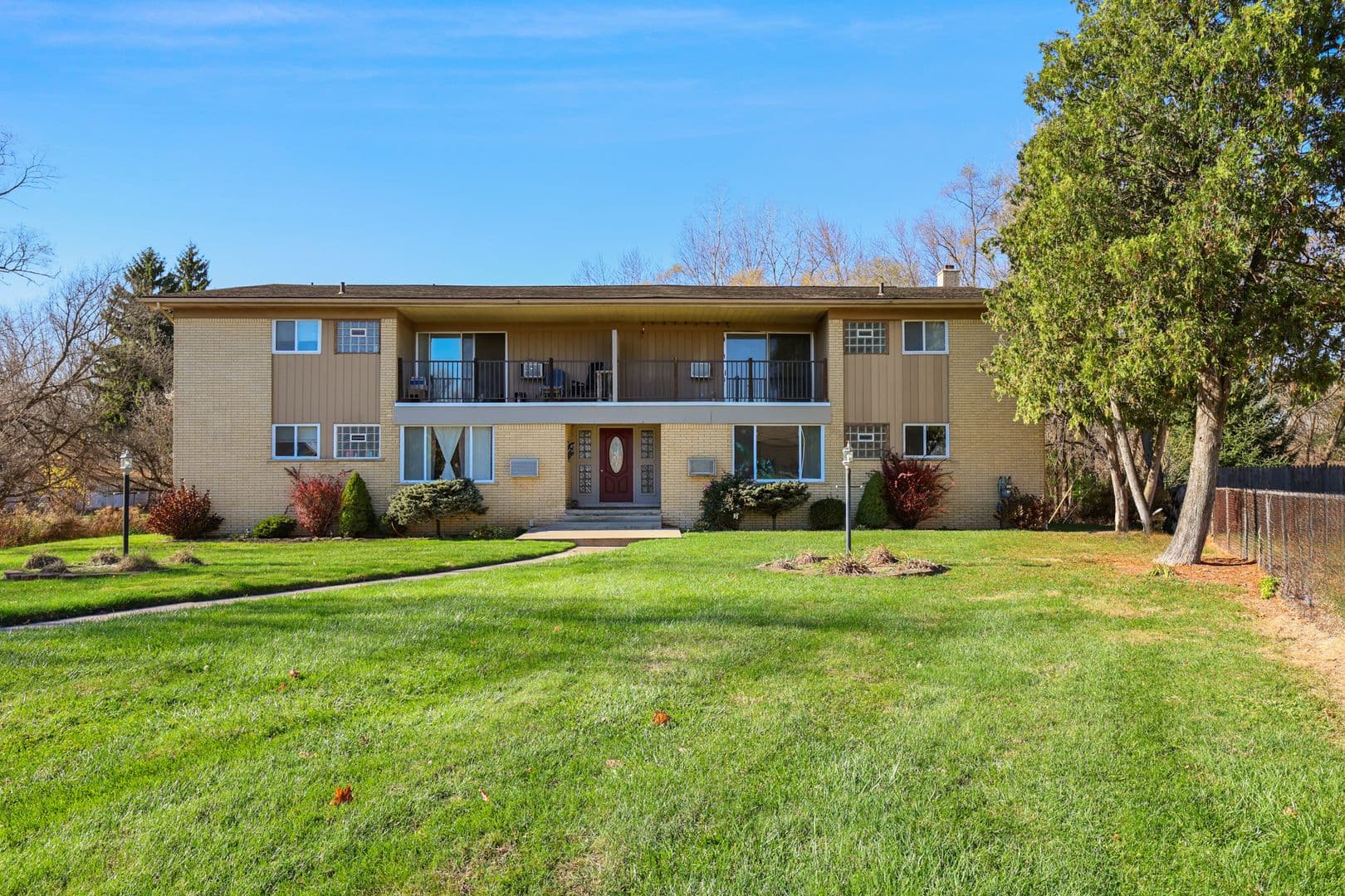 Howell Apartment: 727 & 739 E. Sibley Street   330 Bush Street
