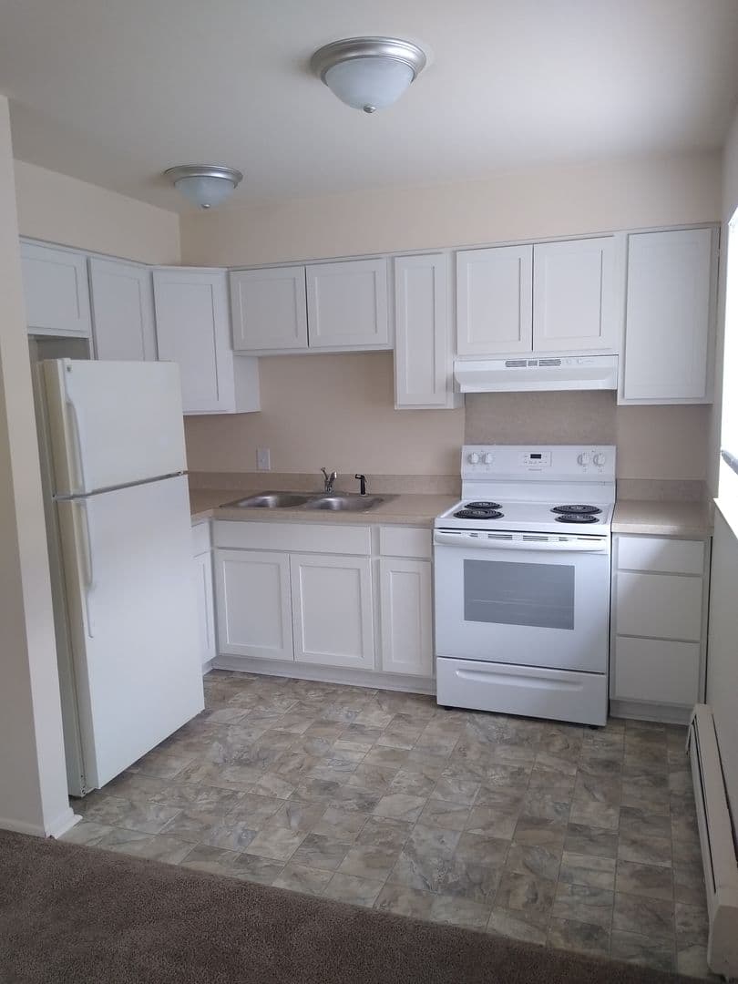 Davison Apartment: 348 E. Clark Street