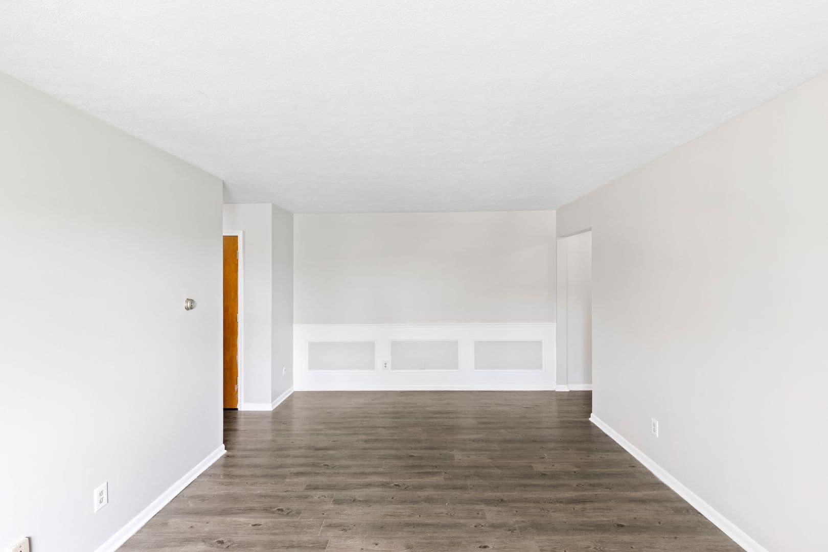 Lansing Apartment: 2928, 2931,2936,2937 Kenwick Circle
