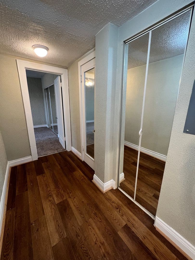Parchment Apartment: 133 & 143 N Riverview Drive