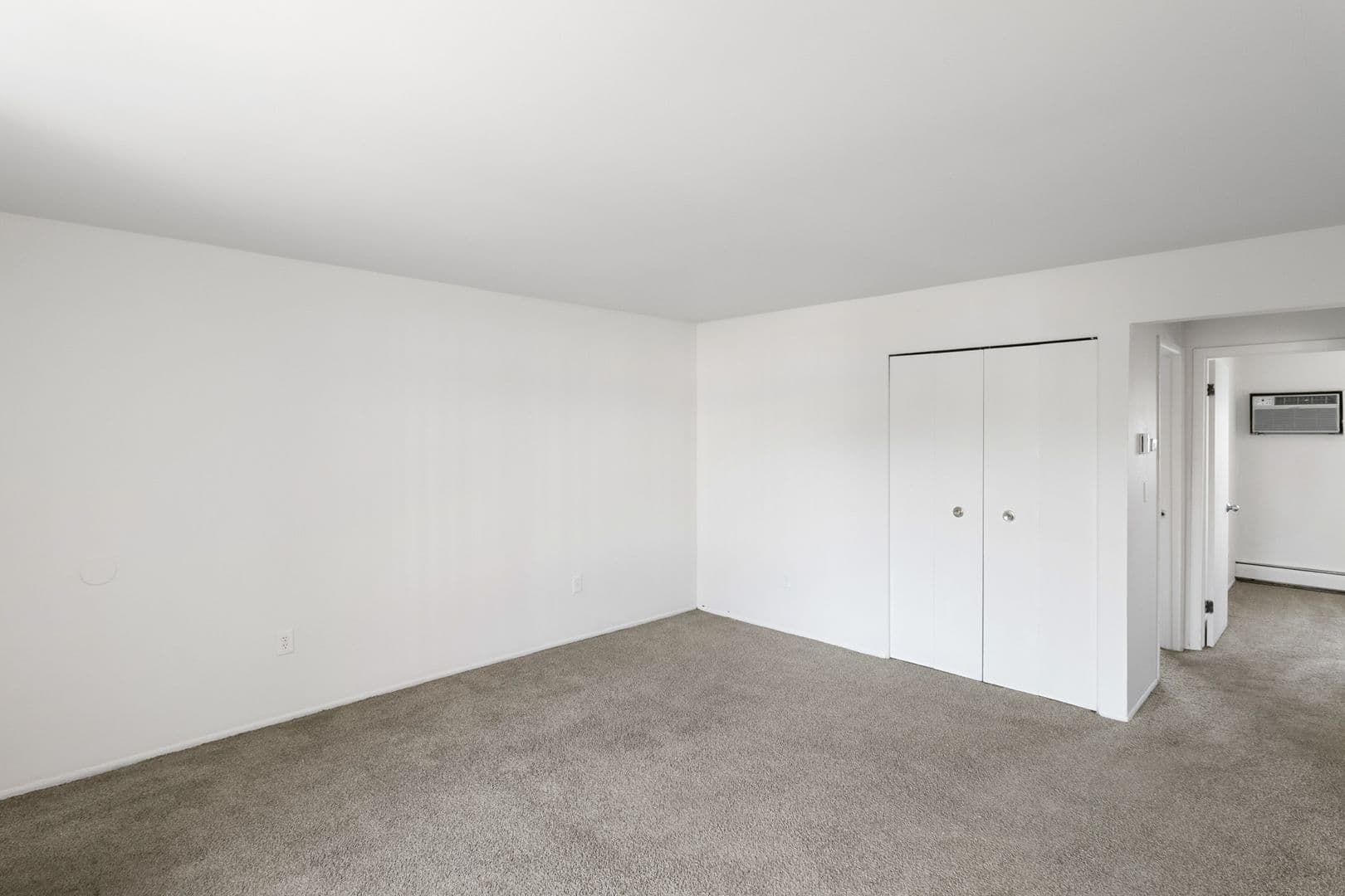 Roseville Apartment: 16435 E 12 Mile Rd
