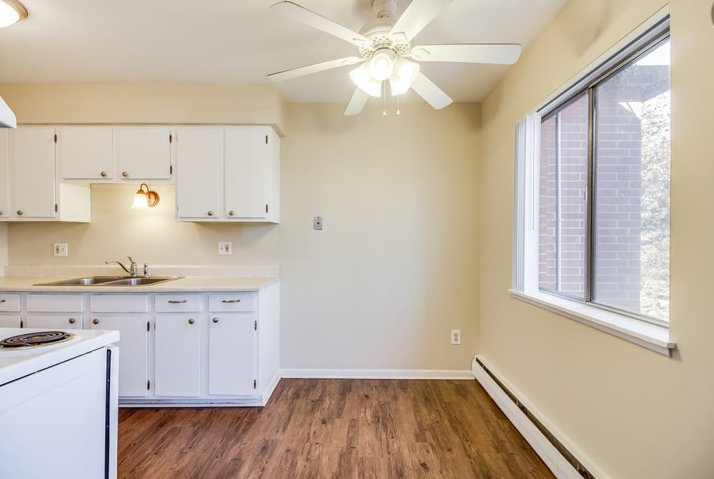 Lansing Apartment: 723 W Shiawassee