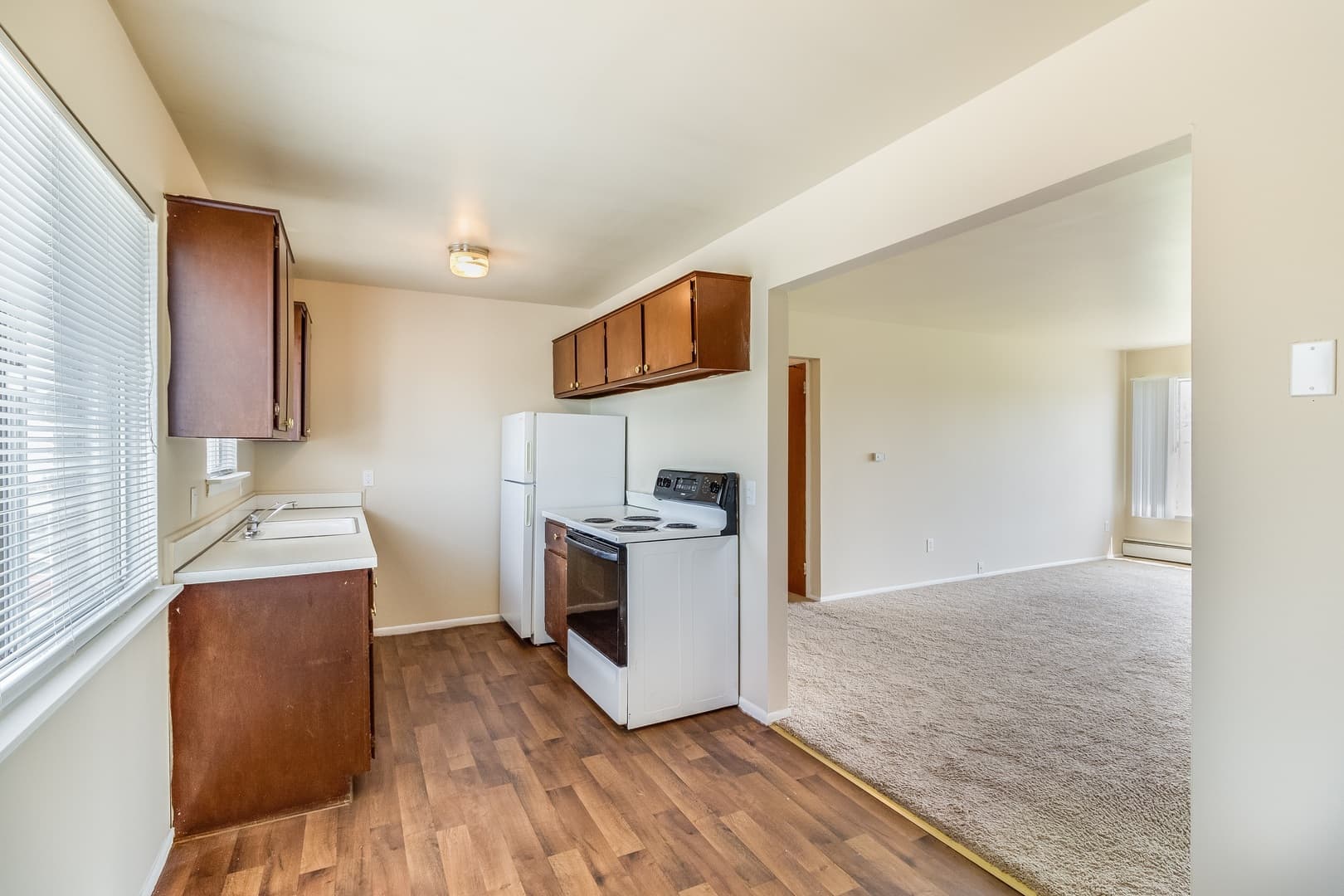 Lapeer Apartment: 55 Suzanne Drive