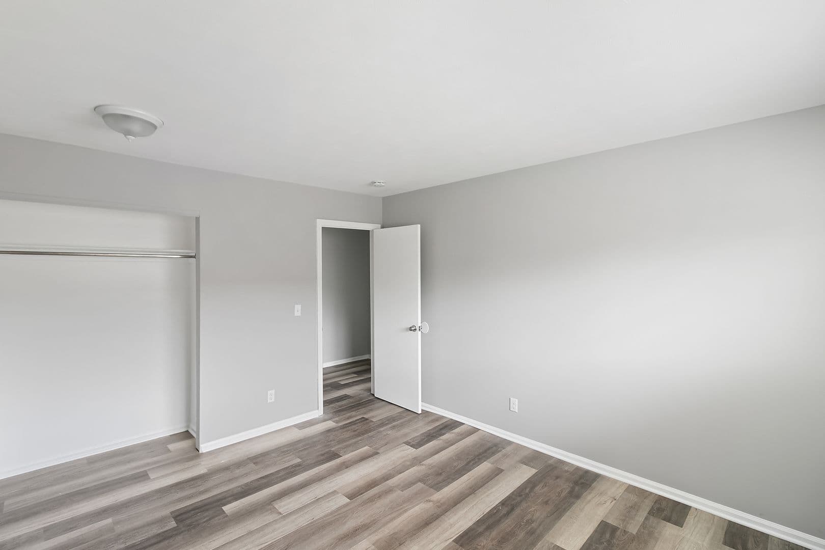 Lansing Apartment: 4221 N. Grand River Ave