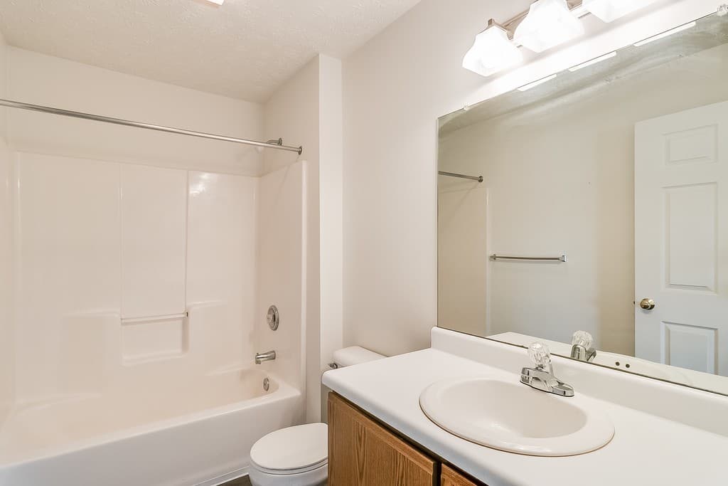 DeWitt Apartment: 840 S. Bridge Street