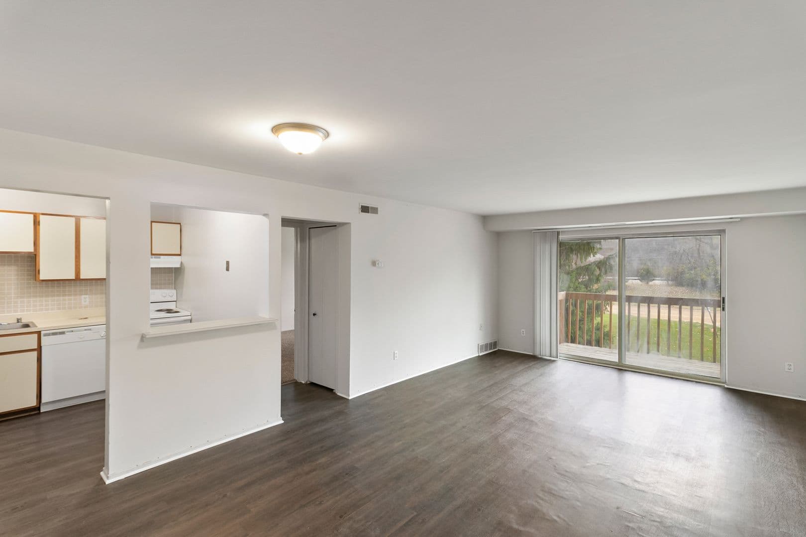 Farmington Hills Apartment: 31600 W. Nine Mile Rd