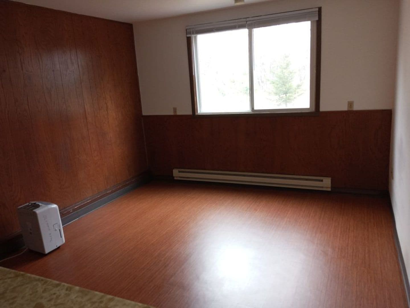 Marquette Apartment: 2040 Presque Isle Ave
