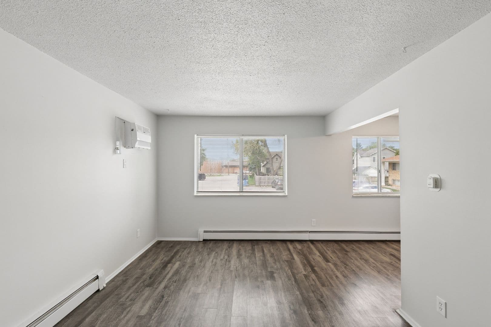 Durand Apartment: 312 N Oak Street