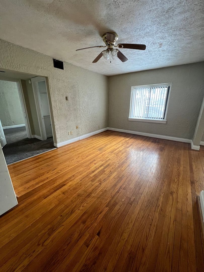 Parchment Apartment: 133 & 143 N Riverview Drive