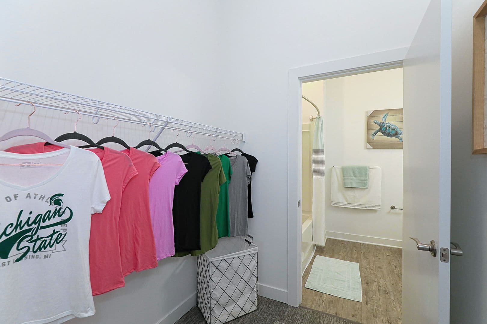 East Lansing Apartment: 16820 Chandler Rd