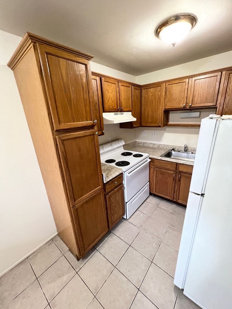 Roseville Apartment: 16435 E 12 Mile Rd