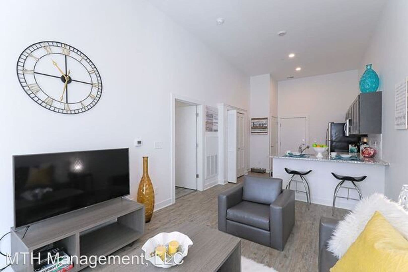 East Lansing Apartment: 16820 Chandler Rd
