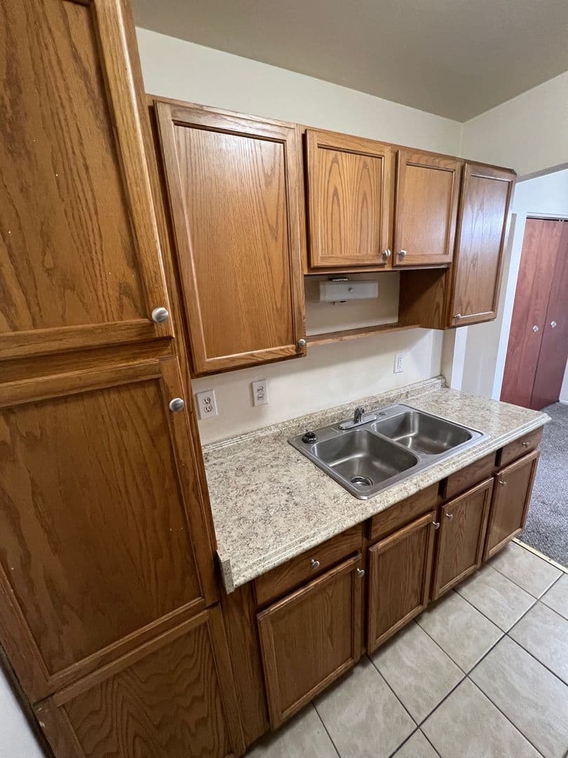 Roseville Apartment: 16435 E 12 Mile Rd