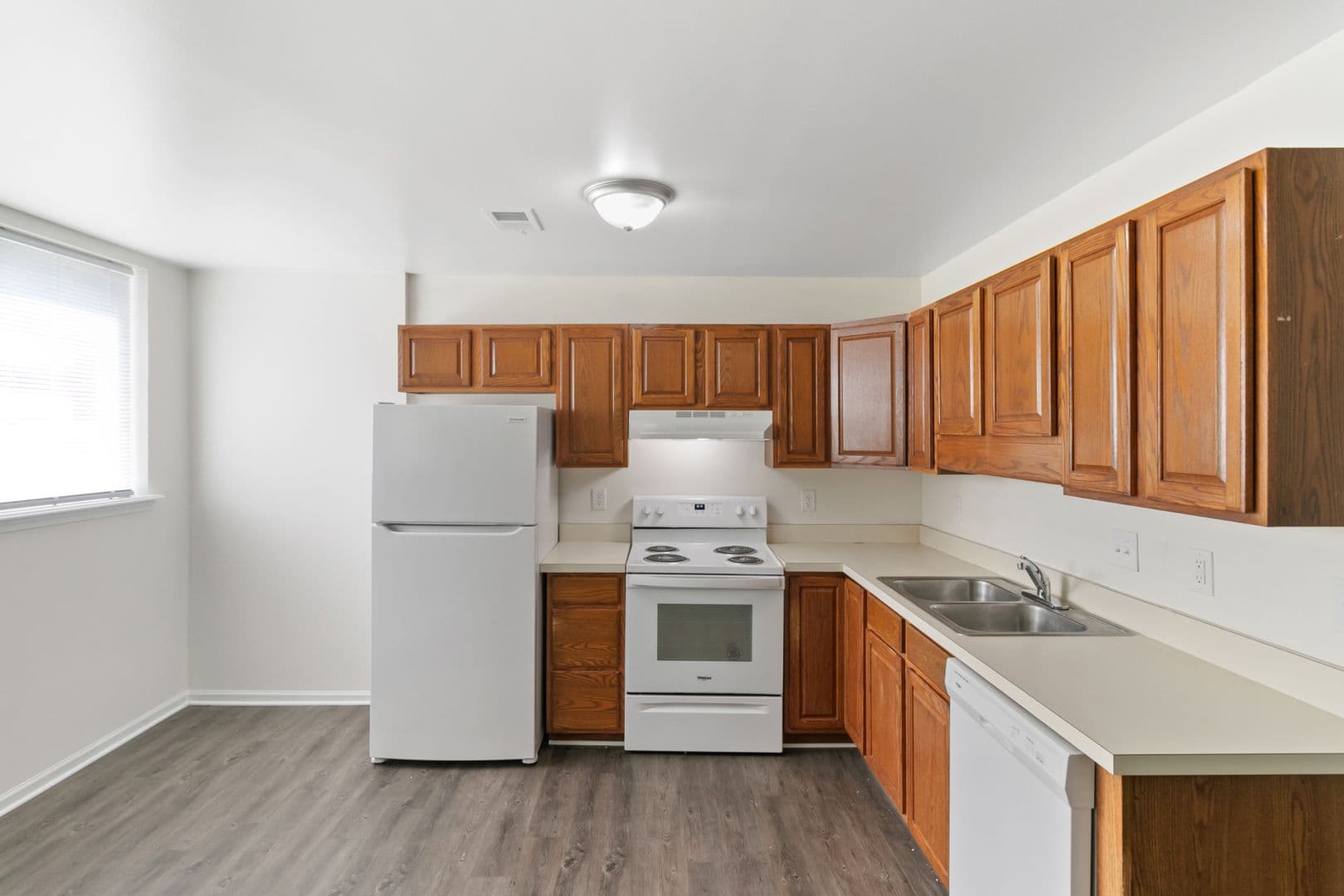Linden Apartment: 13180 Ripley Street